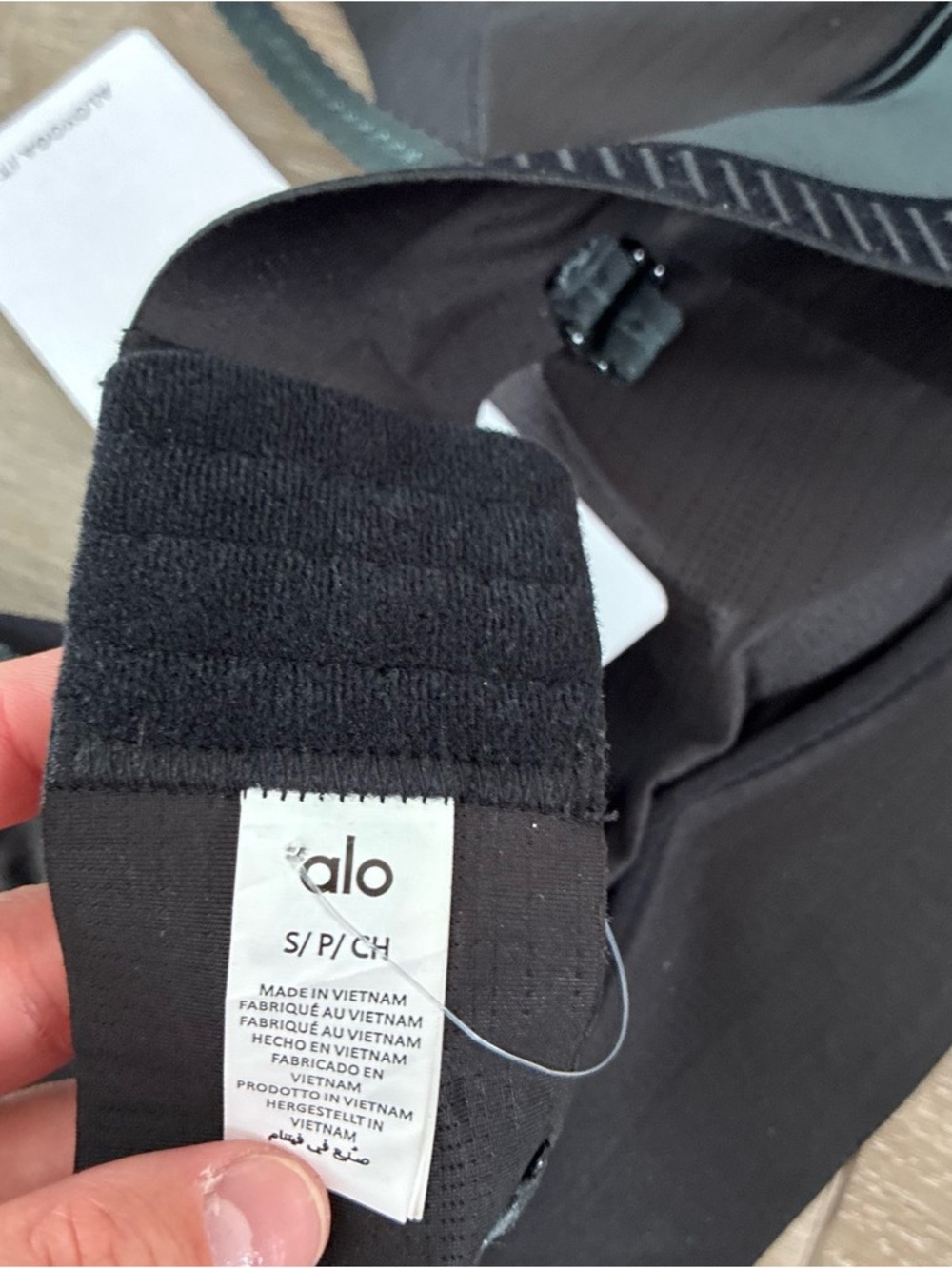 ALO Yoga Women's Black/ Dark Green Sports Bra & Legging Set! size S! super cute! - Picture 4 of 7